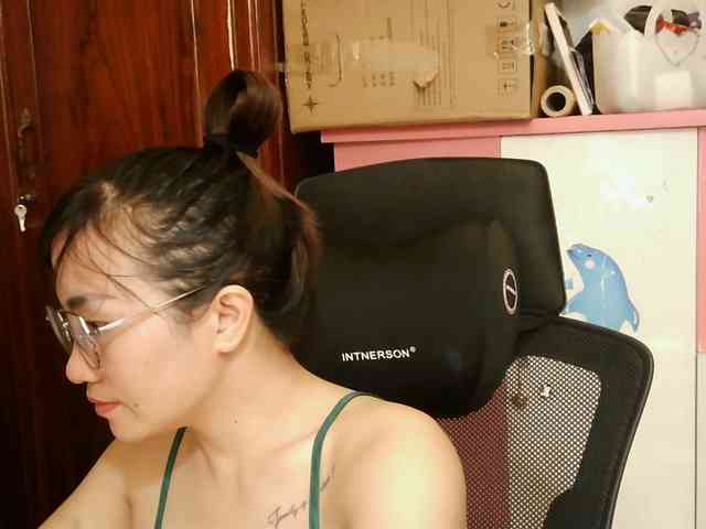girl30slutty webcam