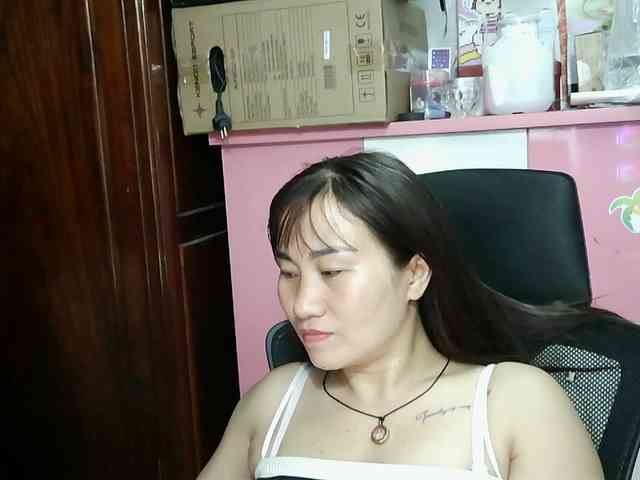 girl30slutty webcam