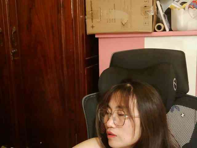 girl30slutty webcam