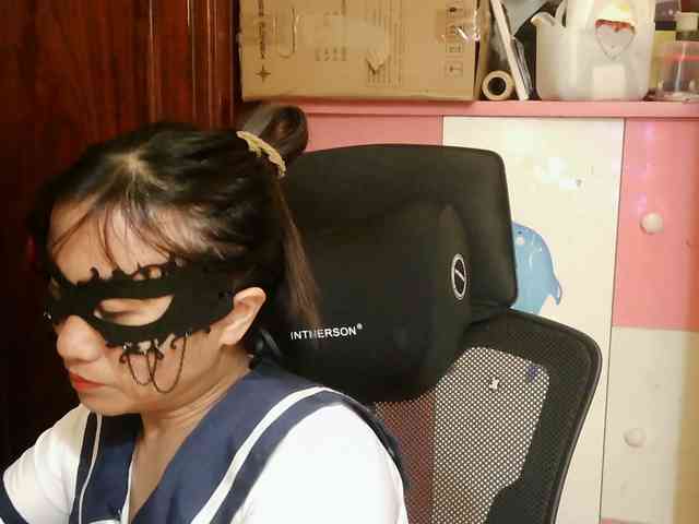 girl30slutty webcam