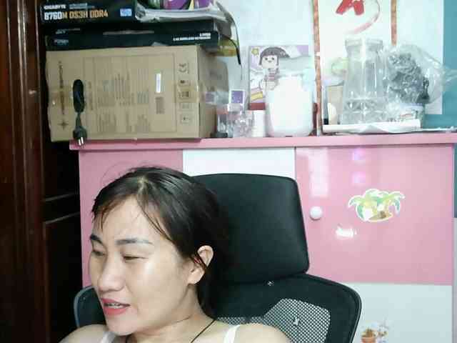 girl30slutty webcam