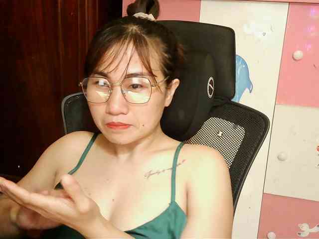 girl30slutty webcam