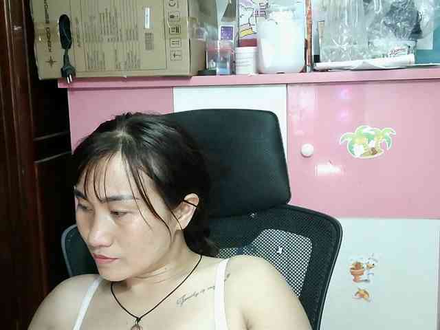 girl30slutty webcam