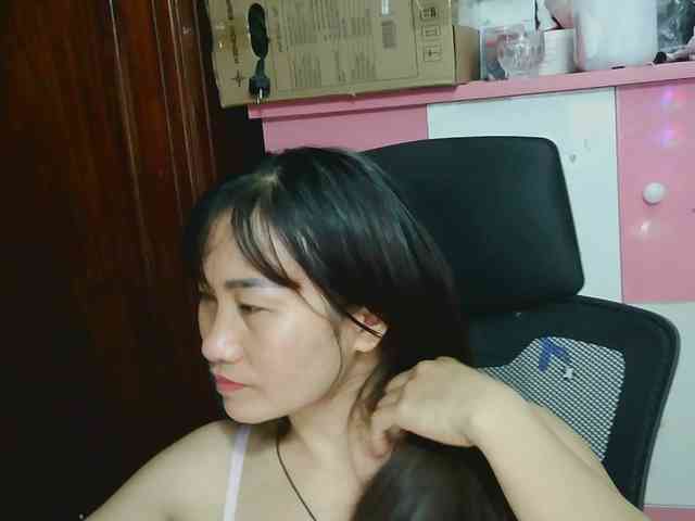 girl30slutty Live Webcam on BongaCams