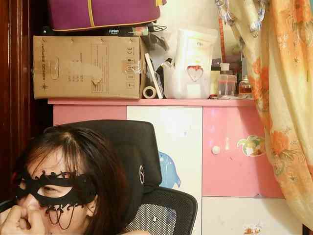 girl30slutty webcam