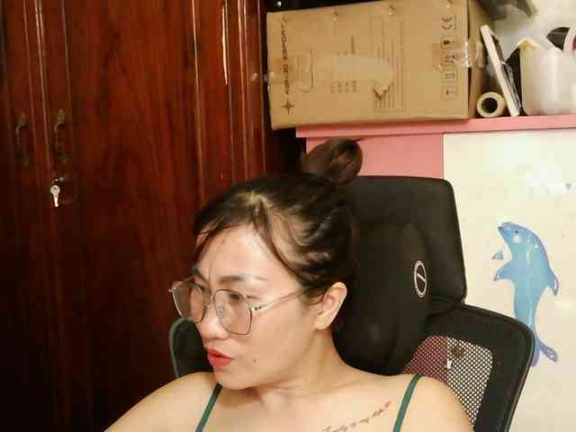 girl30slutty webcam