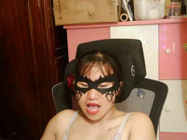 girl30slutty webcam