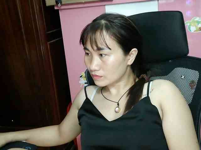 girl30slutty webcam