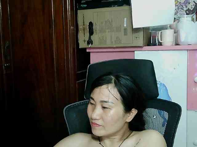 girl30slutty webcam