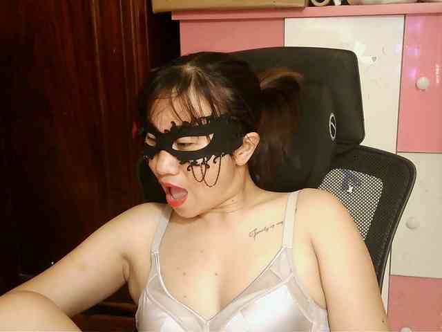 girl30slutty webcam