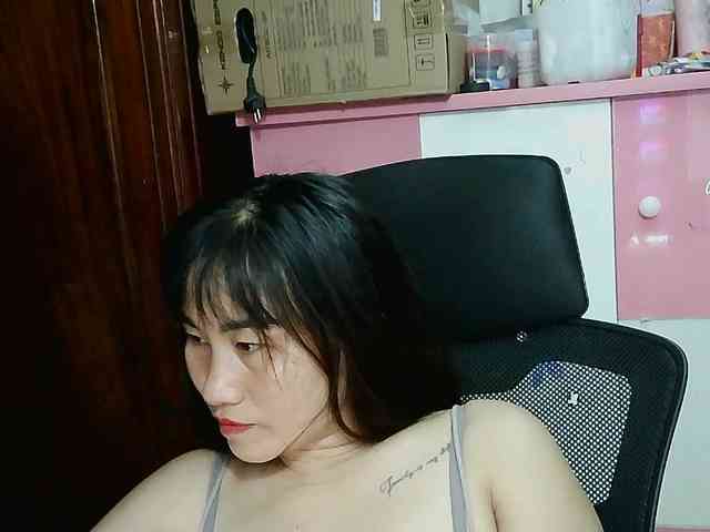 girl30slutty webcam