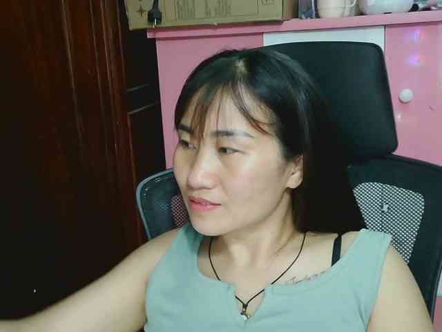 girl30slutty webcam