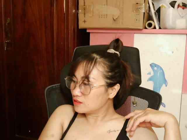 girl30slutty webcam
