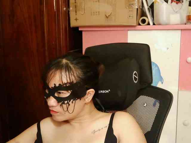 girl30slutty webcam