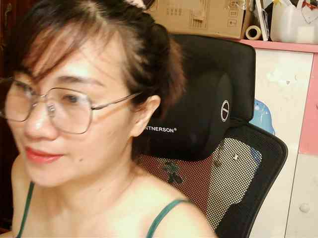girl30slutty webcam