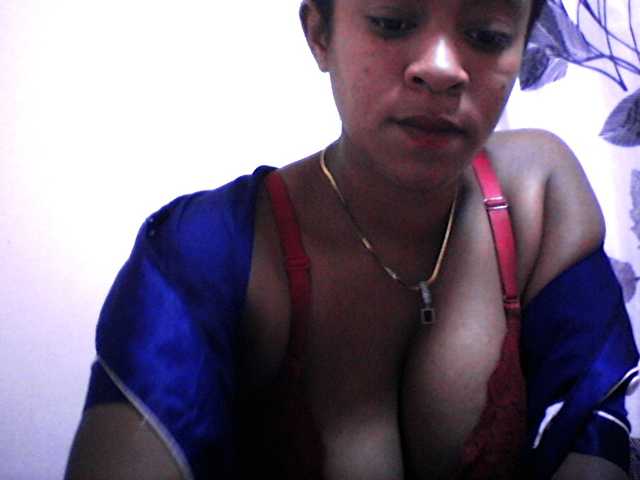 silviaLaBombe's BongaCams show and profile