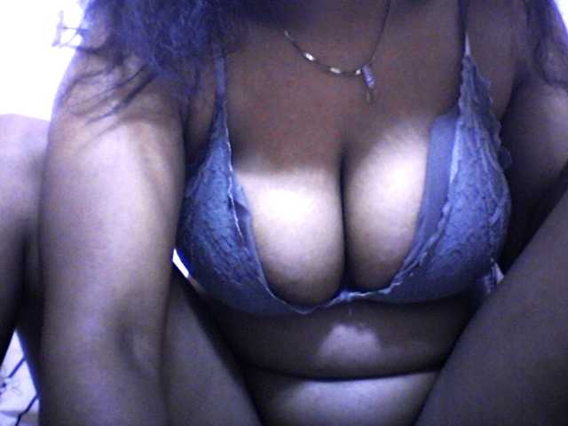 silviaLaBombe's BongaCams show and profile