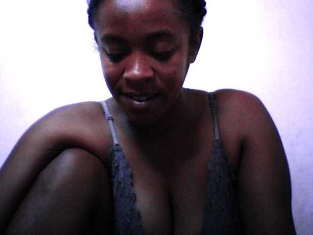 silviaLaBombe live cam profile