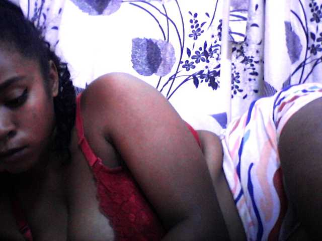 silviaLaBombe's BongaCams show and profile