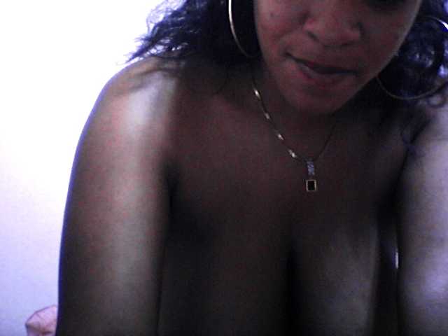 silviaLaBombe's BongaCams show and profile