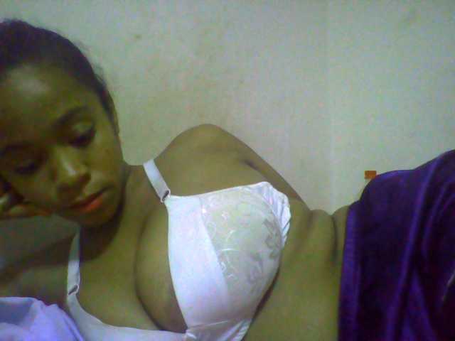 silviaLaBombe's BongaCams show and profile