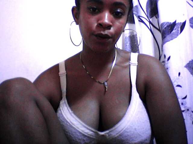 silviaLaBombe's BongaCams show and profile