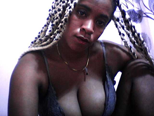 silviaLaBombe's BongaCams show and profile