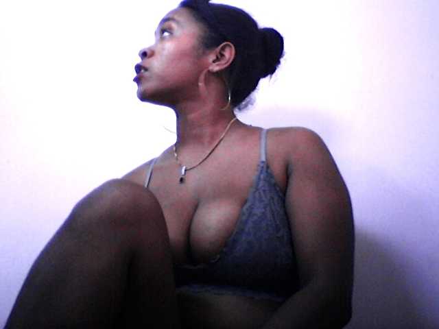 silviaLaBombe's BongaCams show and profile