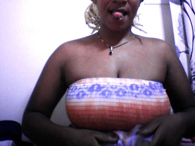 silviaLaBombe's BongaCams show and profile