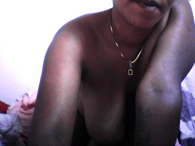 silviaLaBombe's BongaCams show and profile