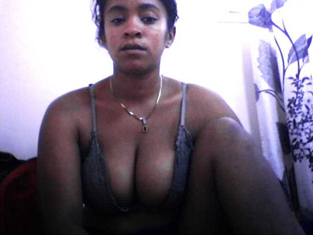 silviaLaBombe's BongaCams show and profile