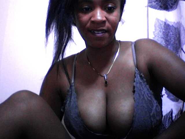 silviaLaBombe's BongaCams show and profile