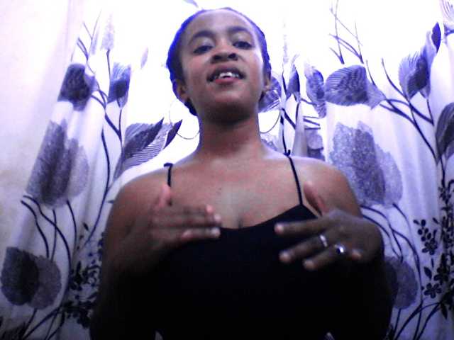 silviaLaBombe's BongaCams show and profile