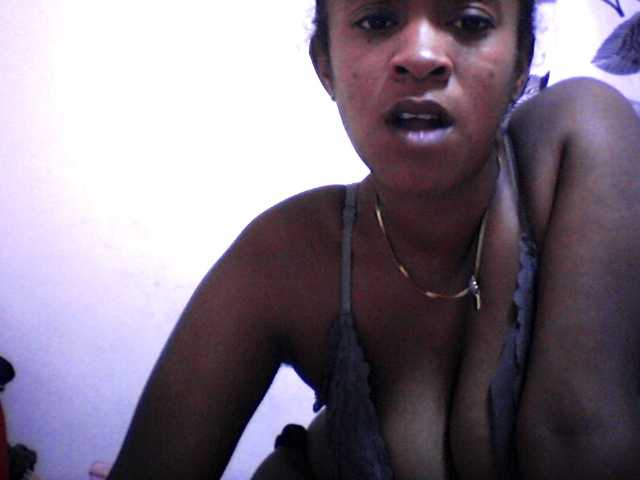 silviaLaBombe's BongaCams show and profile