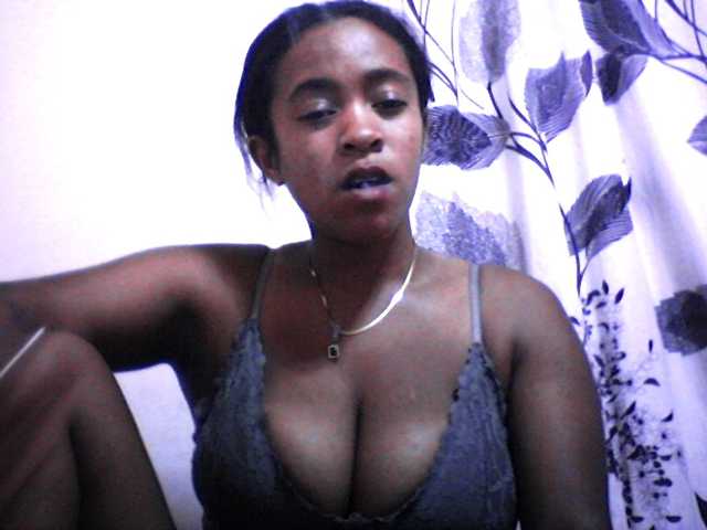 silviaLaBombe's BongaCams show and profile
