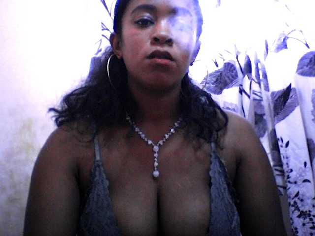 silviaLaBombe's BongaCams show and profile