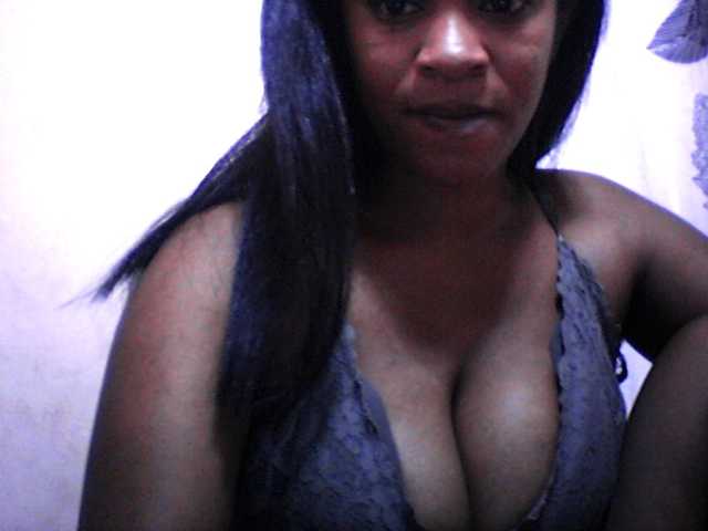 silviaLaBombe's BongaCams show and profile