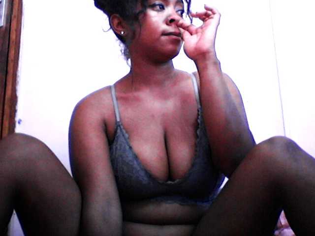 Webcam performer SilviaLaBombe online show SilviaLaBombe