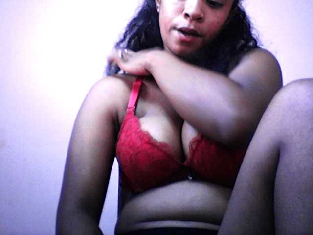 silviaLaBombe's BongaCams show and profile