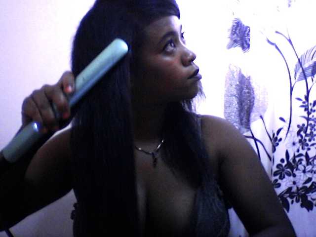 silviaLaBombe's BongaCams show and profile