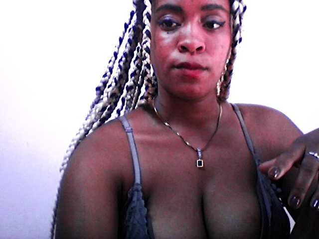 silviaLaBombe's BongaCams show and profile