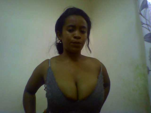 silviaLaBombe's BongaCams show and profile