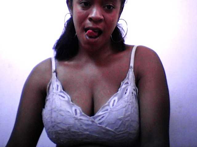 silviaLaBombe's BongaCams show and profile