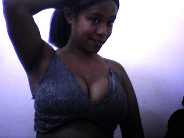 silviaLaBombe's BongaCams show and profile