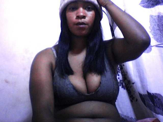 silviaLaBombe's BongaCams show and profile