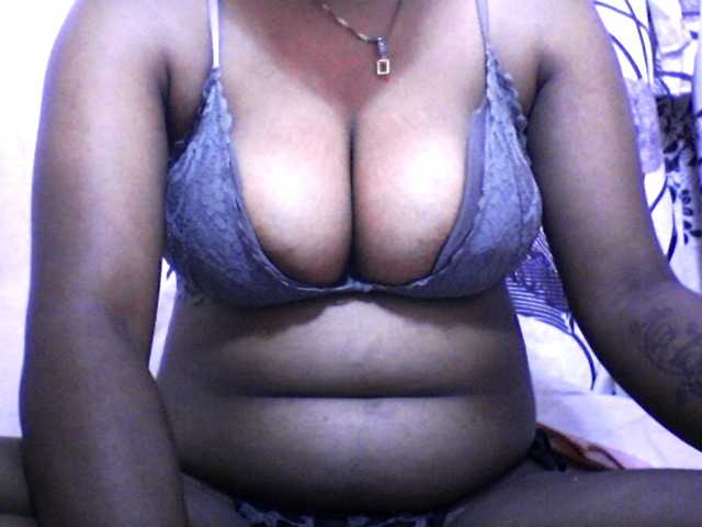 silviaLaBombe's BongaCams show and profile