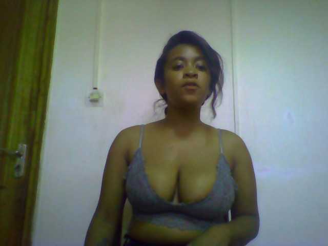 silviaLaBombe's BongaCams show and profile