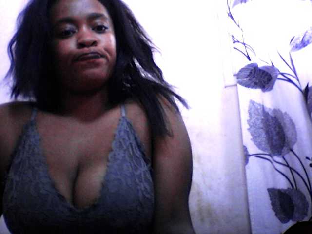 silviaLaBombe's BongaCams show and profile