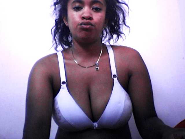 silviaLaBombe's BongaCams show and profile