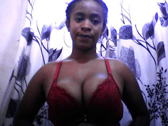 silviaLaBombe's BongaCams show and profile
